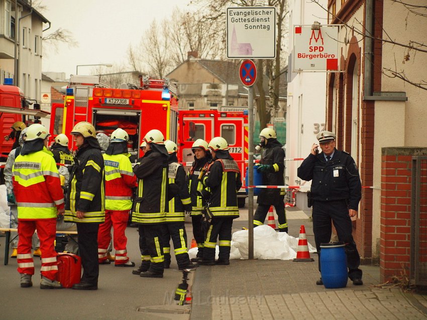 Weisses Pulver im Buero gefunden Koeln Porz Mitte Hauptstr P195.JPG